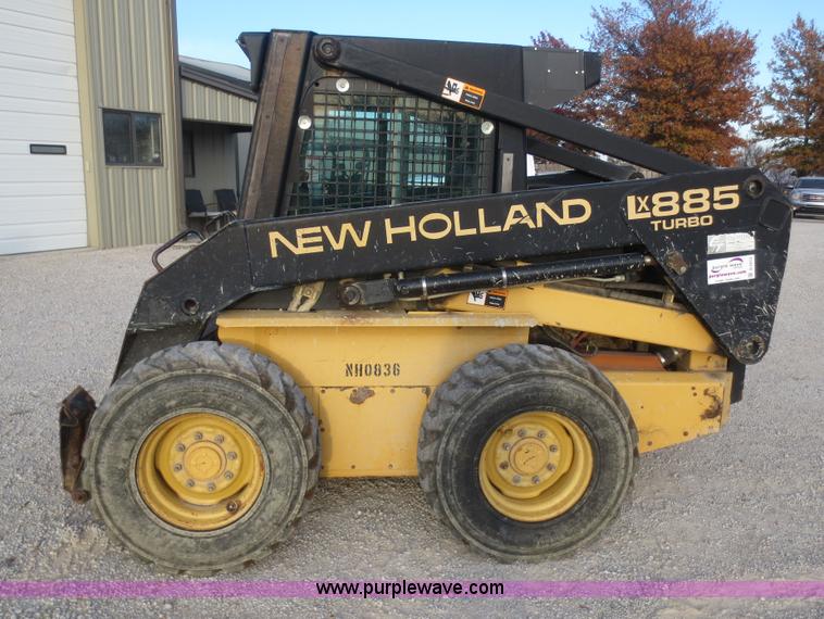 image for item D2212 1998 New Holland LX885 skid steer