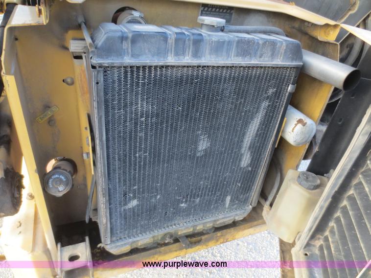 image for item D2212 1998 New Holland LX885 skid steer