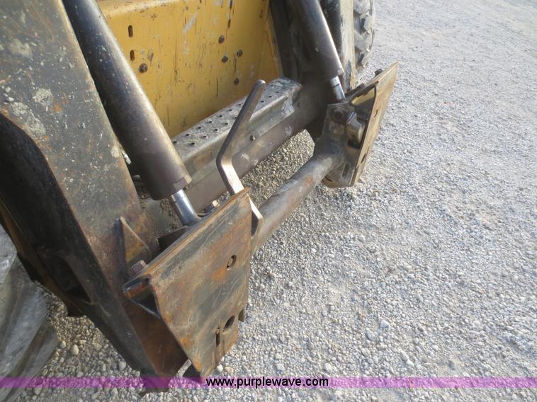 image for item D2212 1998 New Holland LX885 skid steer