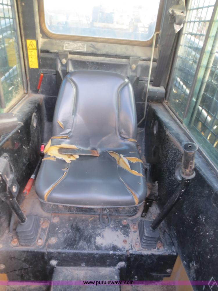image for item D2212 1998 New Holland LX885 skid steer