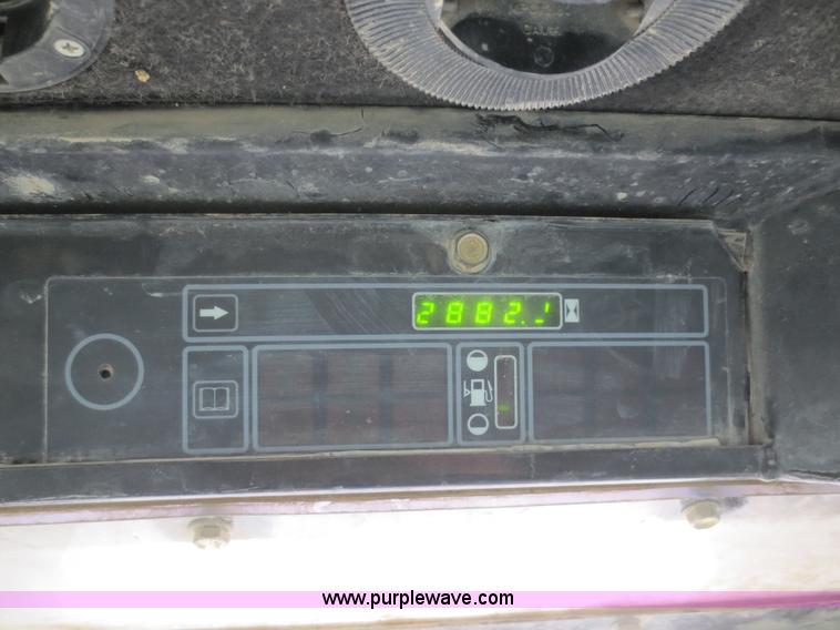 image for item D2212 1998 New Holland LX885 skid steer