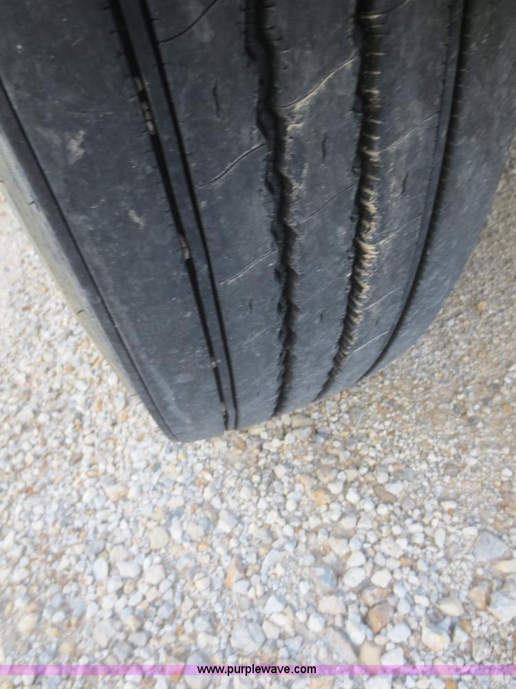 image for item D2214 1985 International COF9670 semi truck