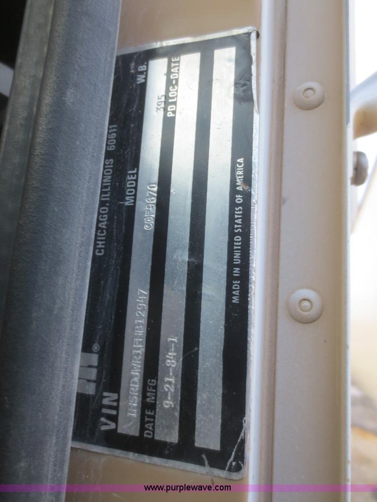 image for item D2214 1985 International COF9670 semi truck