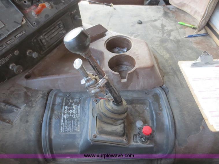 image for item D2214 1985 International COF9670 semi truck