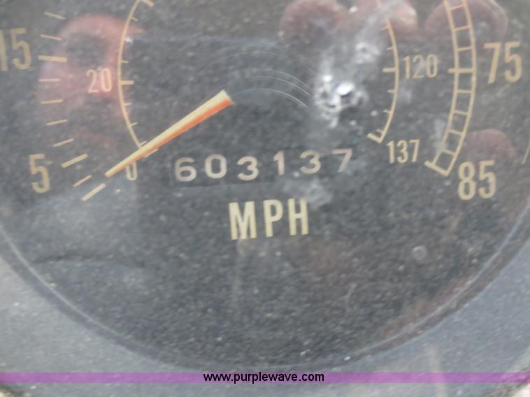 image for item D2214 1985 International COF9670 semi truck