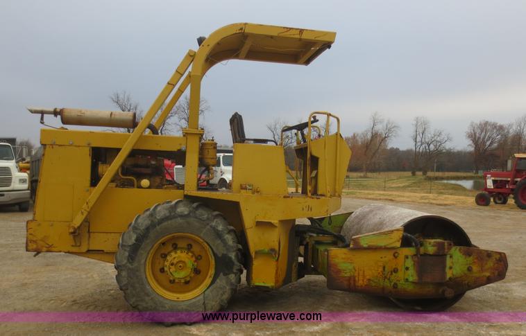 image for item I2158 Bomag smooth drum vibratory roller