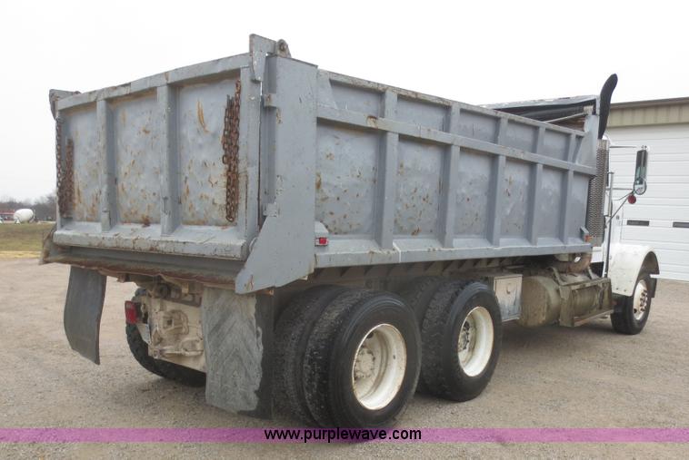 image for item I2159 1988 Freightliner FC60 dump truck