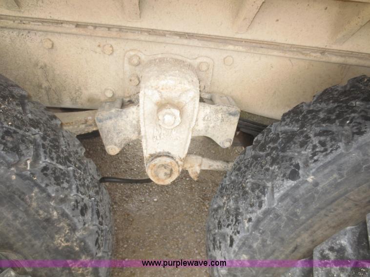 image for item I2159 1988 Freightliner FC60 dump truck