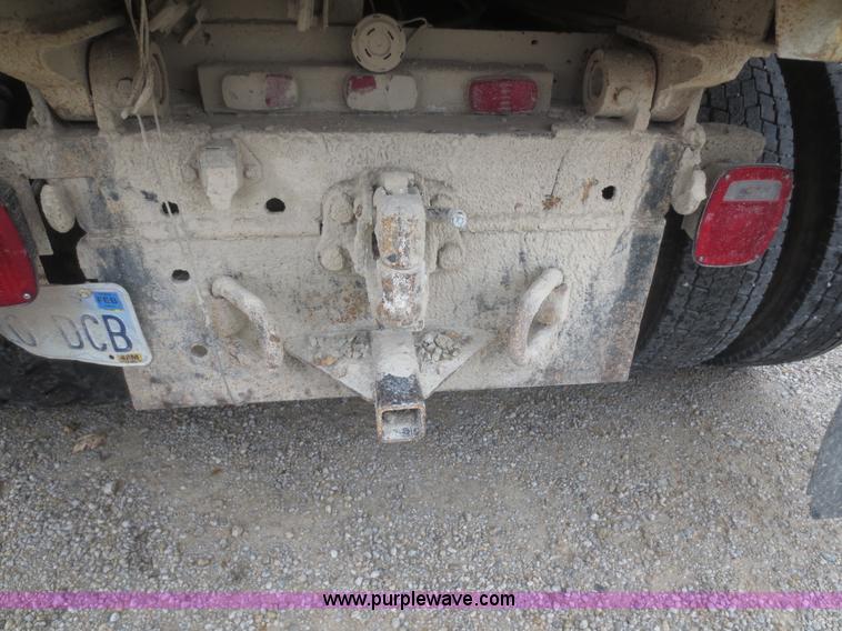 image for item I2159 1988 Freightliner FC60 dump truck