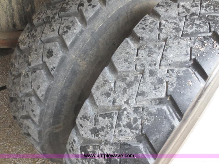 image for item I2159 1988 Freightliner FC60 dump truck