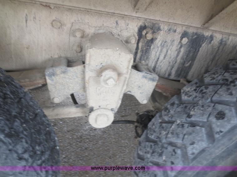 image for item I2159 1988 Freightliner FC60 dump truck