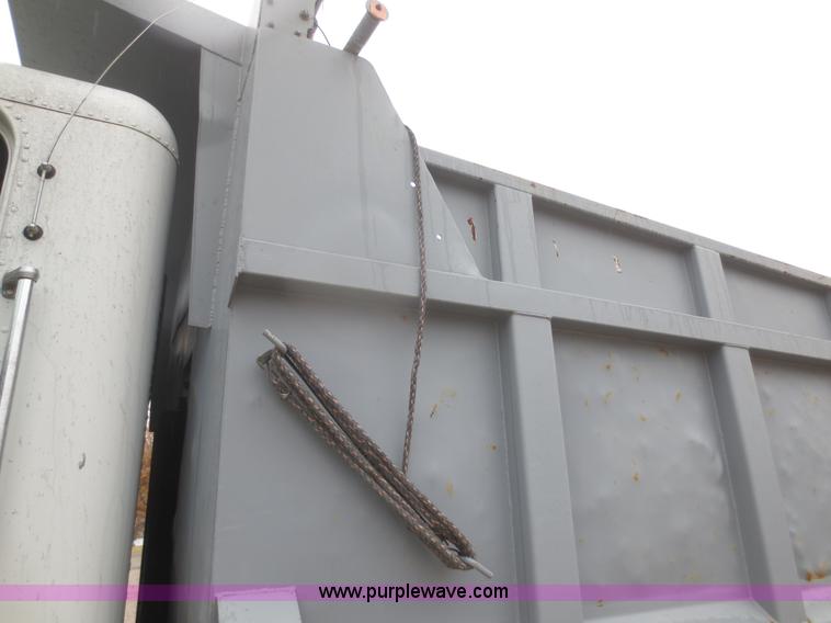 image for item I2159 1988 Freightliner FC60 dump truck