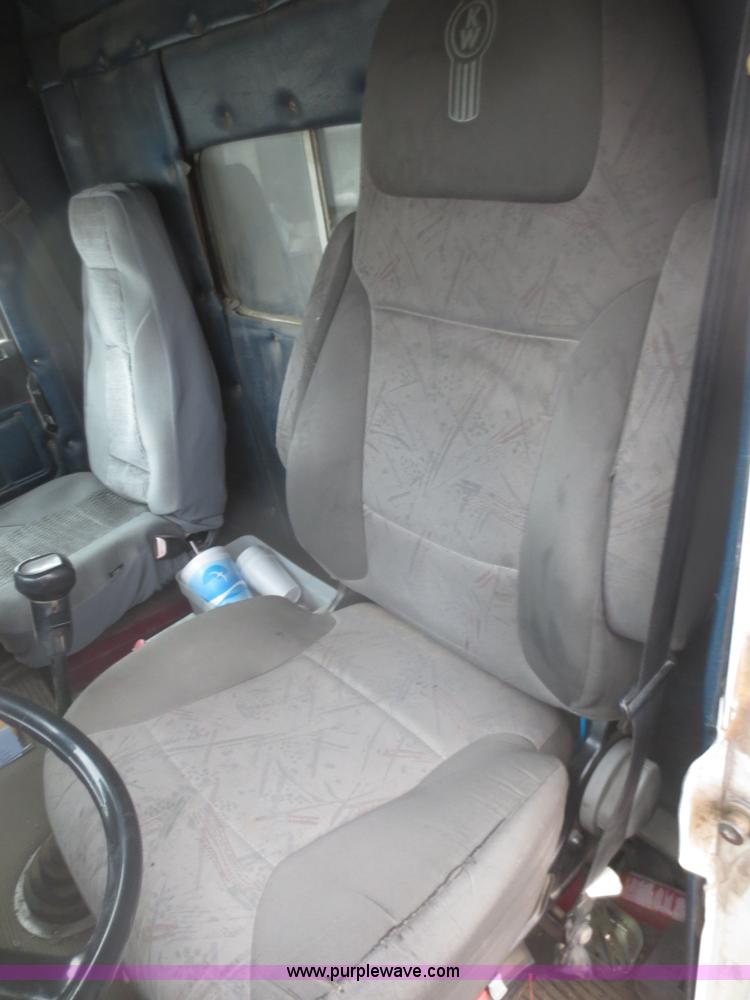 image for item I2159 1988 Freightliner FC60 dump truck