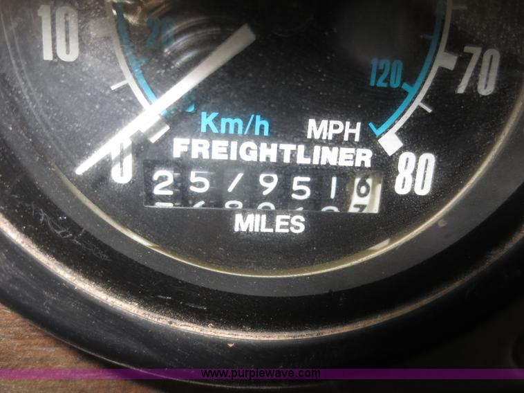 image for item I2159 1988 Freightliner FC60 dump truck