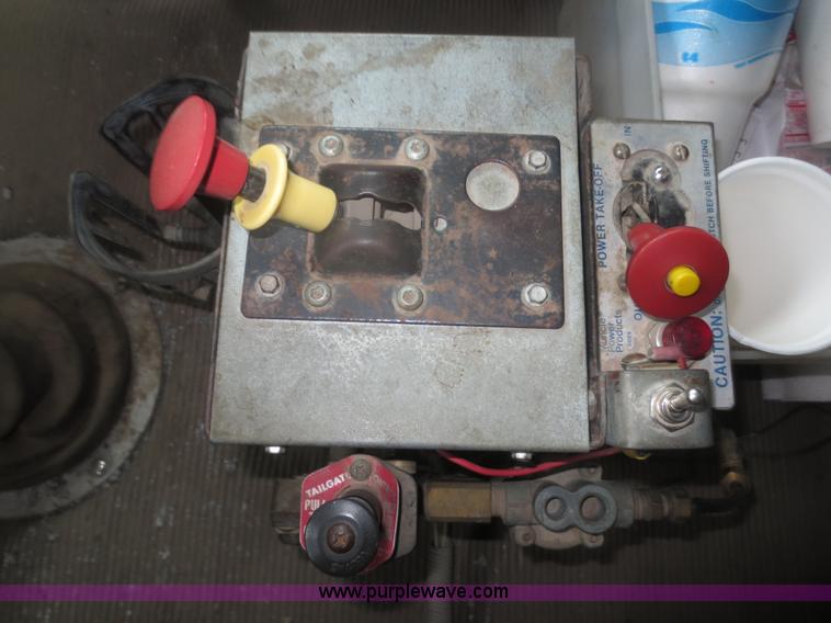 image for item I2159 1988 Freightliner FC60 dump truck