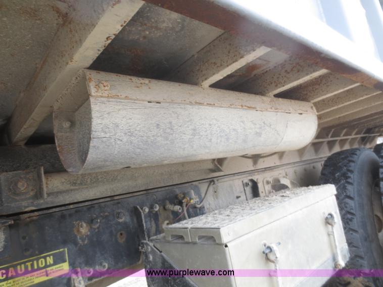 image for item I2159 1988 Freightliner FC60 dump truck