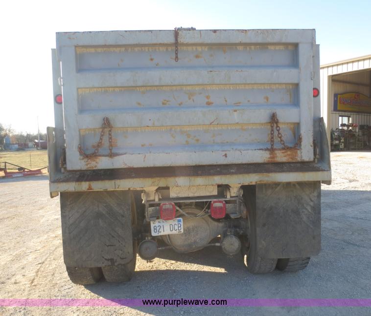 image for item I2161 1991 International 4900 dump truck