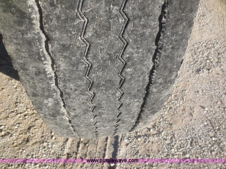 image for item I2161 1991 International 4900 dump truck