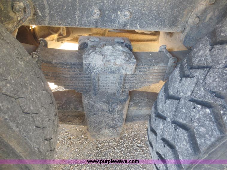 image for item I2161 1991 International 4900 dump truck