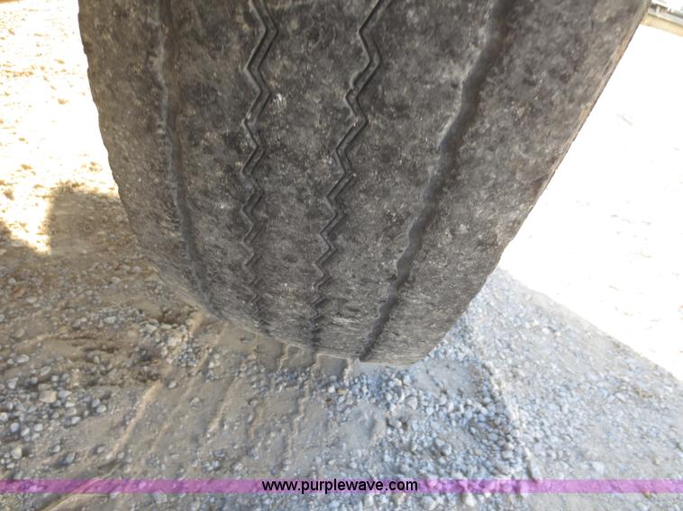 image for item I2161 1991 International 4900 dump truck