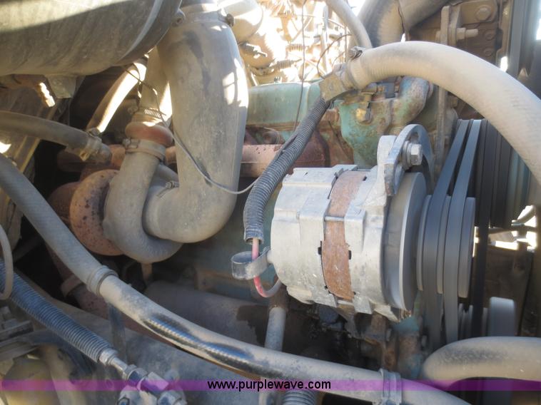 image for item I2161 1991 International 4900 dump truck