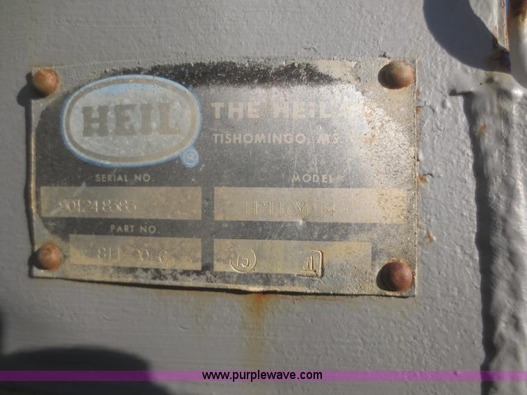 image for item I2161 1991 International 4900 dump truck