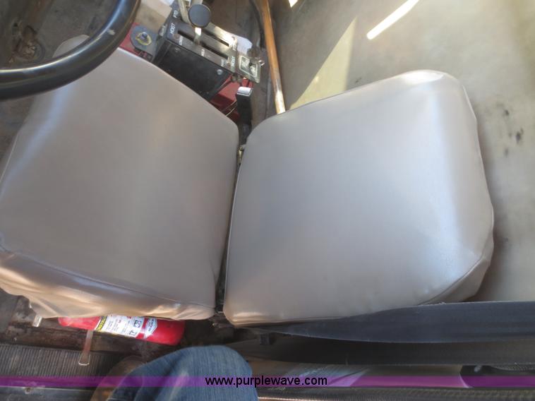 image for item I2161 1991 International 4900 dump truck