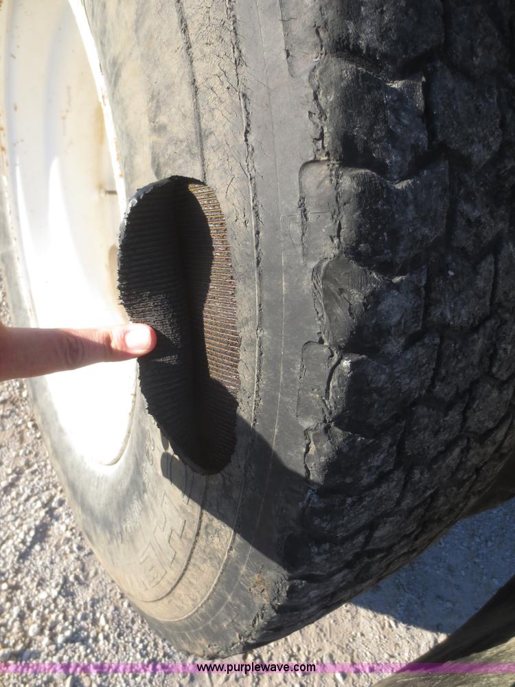 image for item I2161 1991 International 4900 dump truck