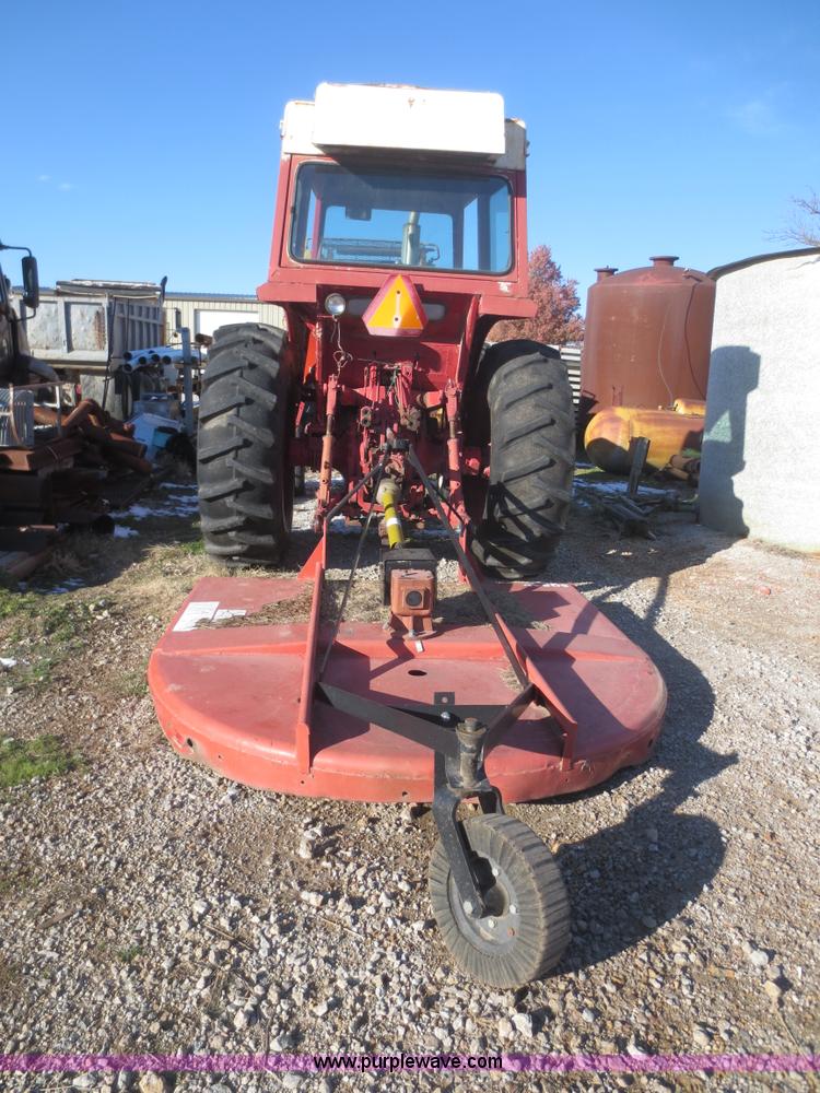 image for item I2164 1972 International Farmall 1066 tractor