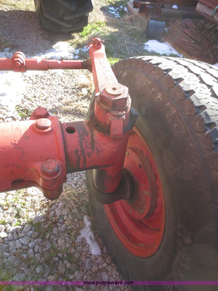 image for item I2164 1972 International Farmall 1066 tractor