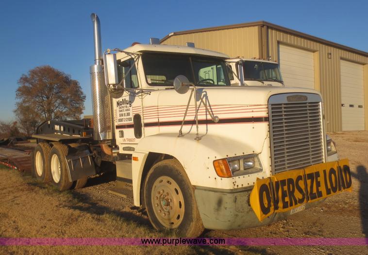 image for item I2168 1996 Freightliner FLD semi truck