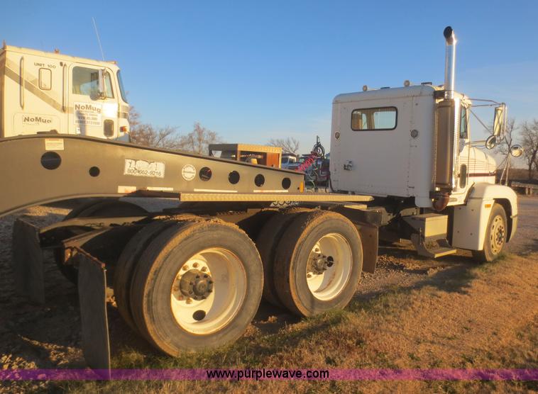 image for item I2168 1996 Freightliner FLD semi truck