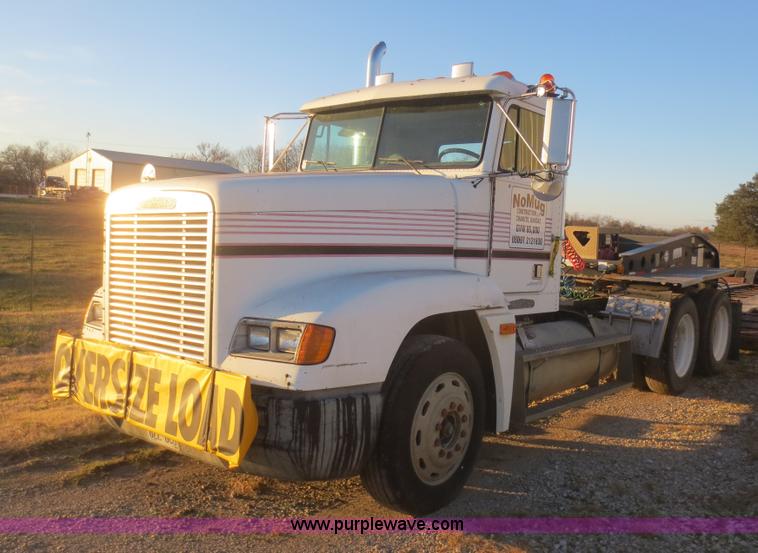 image for item I2168 1996 Freightliner FLD semi truck