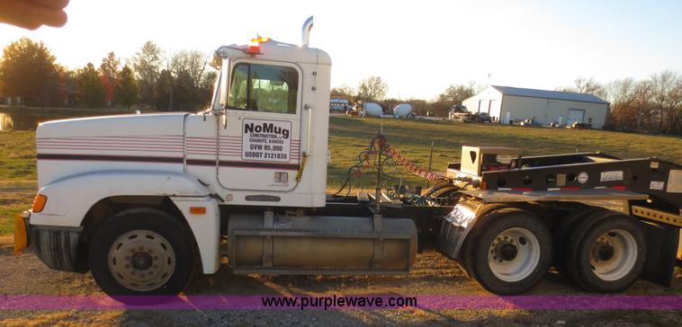 image for item I2168 1996 Freightliner FLD semi truck