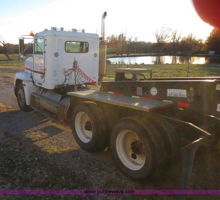 image for item I2168 1996 Freightliner FLD semi truck