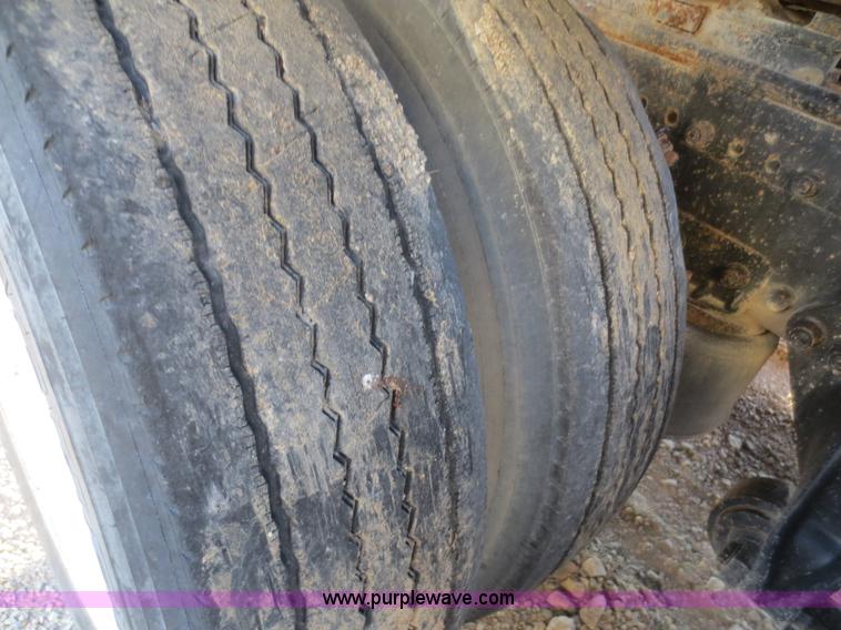 image for item I2168 1996 Freightliner FLD semi truck