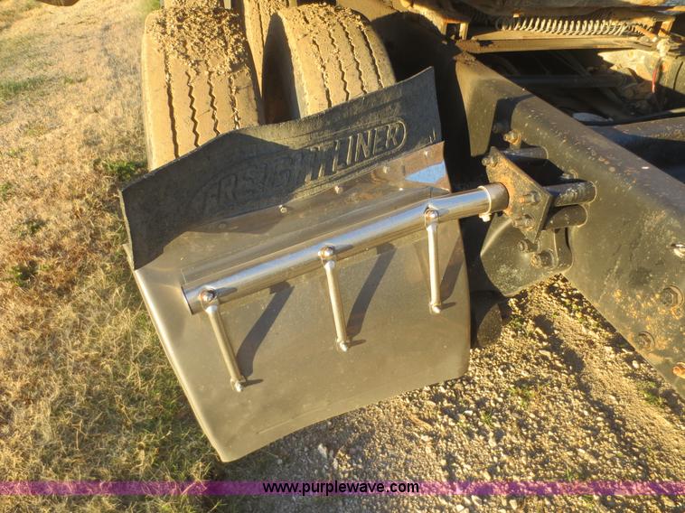 image for item I2168 1996 Freightliner FLD semi truck