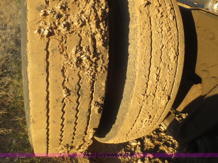 image for item I2168 1996 Freightliner FLD semi truck