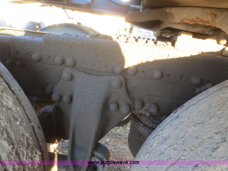 image for item I2168 1996 Freightliner FLD semi truck