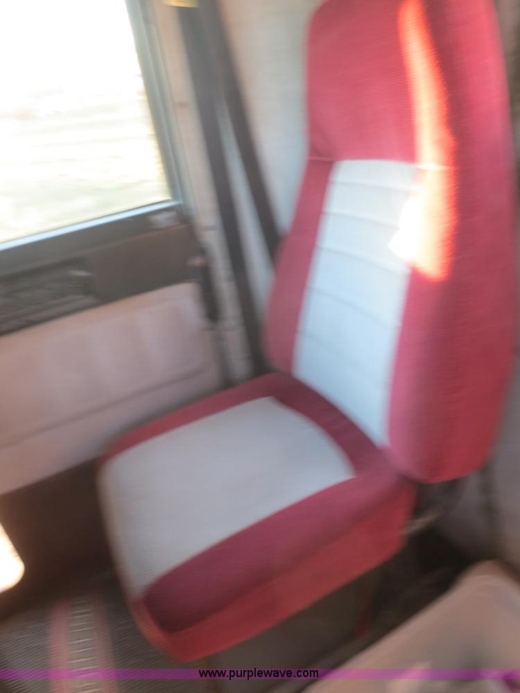 image for item I2168 1996 Freightliner FLD semi truck