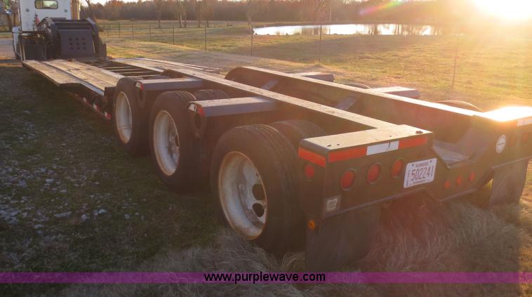 image for item I2169 1999 Fontaine Ram 50 lowboy trailer