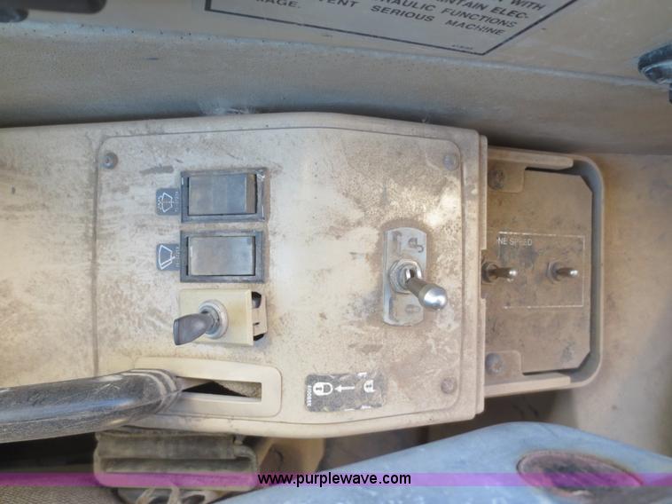 image for item I2170 1994 Caterpillar 312 excavator