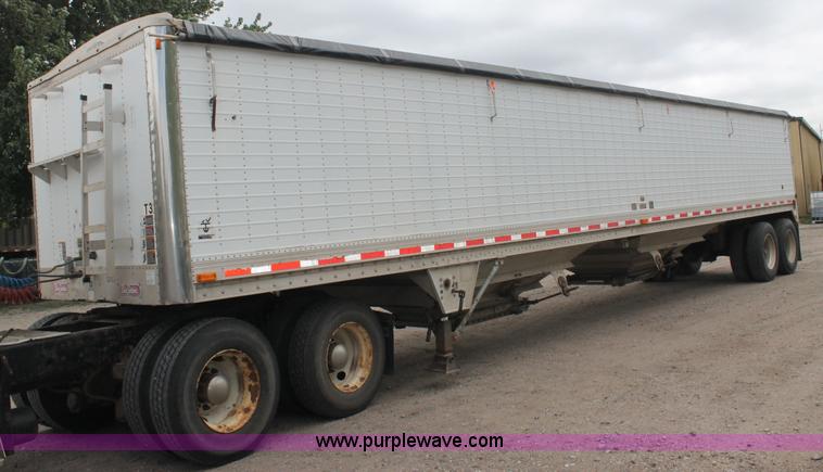 image for item AJ9346 2001 Wilson DWH-400 hopper grain trailer