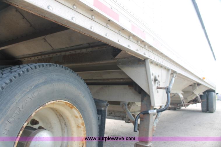 image for item AJ9346 2001 Wilson DWH-400 hopper grain trailer