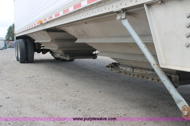 image for item AJ9346 2001 Wilson DWH-400 hopper grain trailer