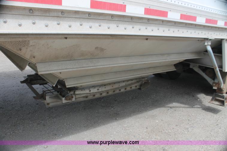 image for item AJ9346 2001 Wilson DWH-400 hopper grain trailer