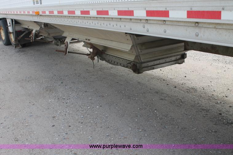 image for item AJ9346 2001 Wilson DWH-400 hopper grain trailer