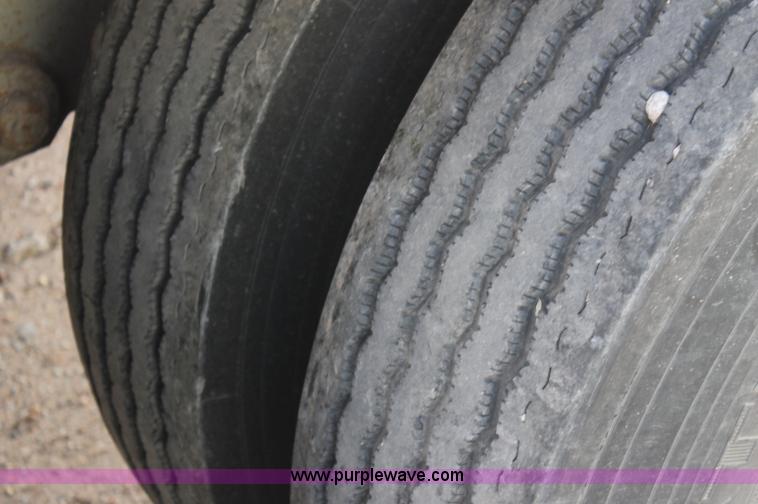 image for item AJ9346 2001 Wilson DWH-400 hopper grain trailer