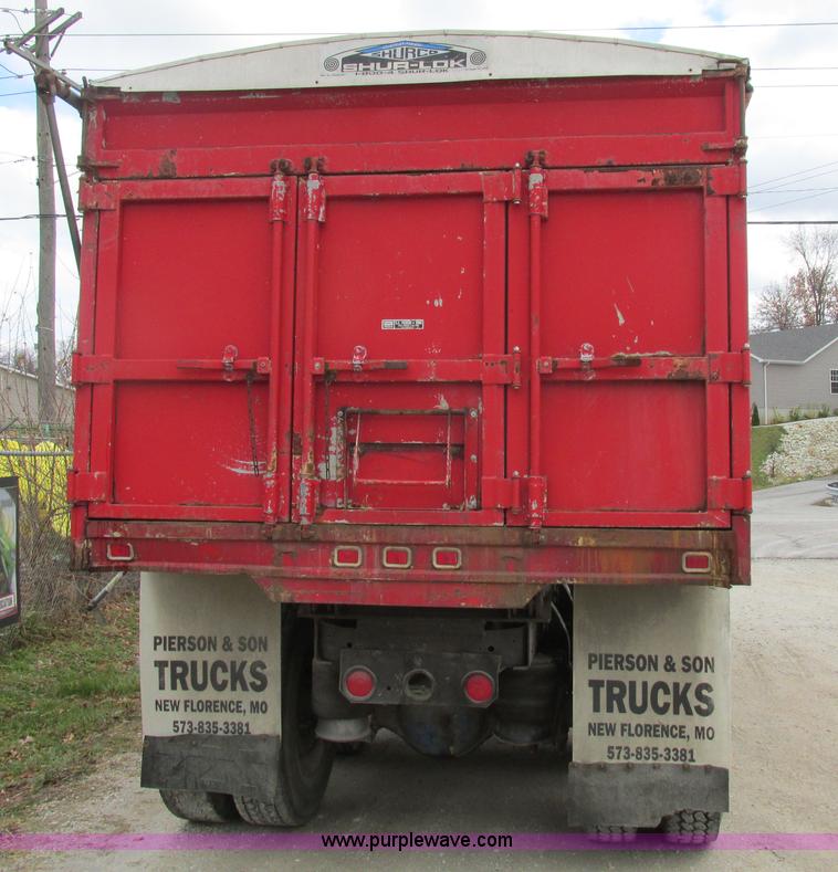 image for item AW9791 1988 Ford LN9000 grain truck