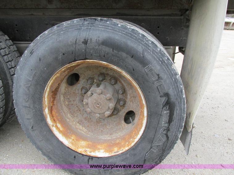 image for item AW9791 1988 Ford LN9000 grain truck